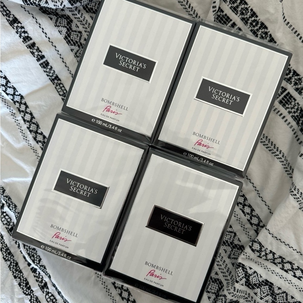 Victoria Secret bombshell Paris